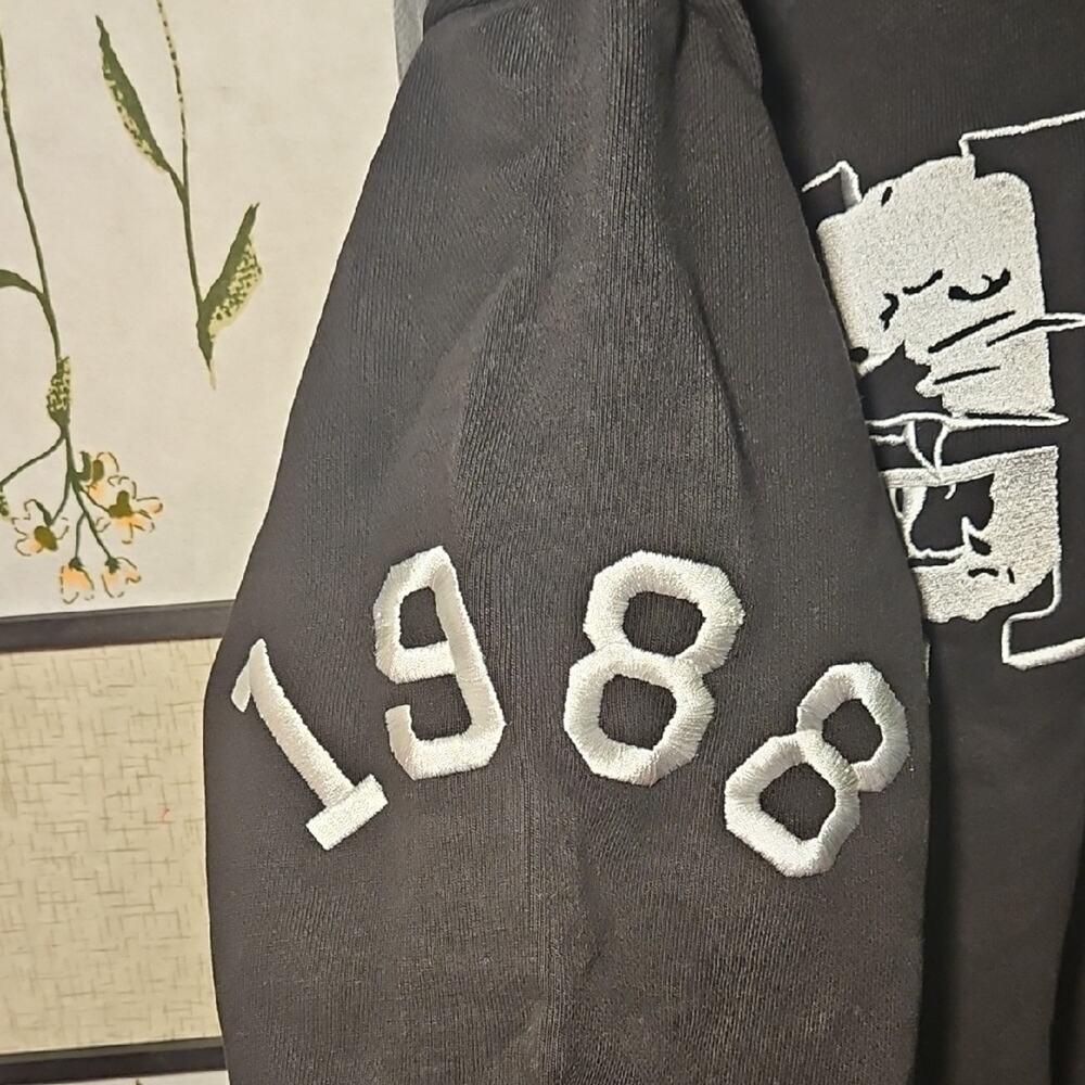 Honor Women's Black Graphic Hoodie - Picture 5 of 9